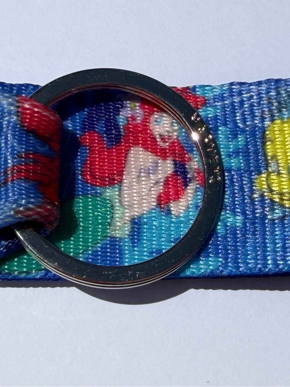 Harveys Seatbelt The Little Mermaid Ariel & Flounder Click N Go CNG Keychain - Picture 12 of 14